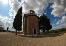 La Cappella della Vitaleta e i cipressi: i veri simboli della Val d’Orcia